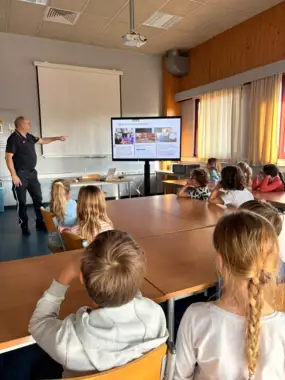 643708055_10164235977874490_6651924139144951952_n -  - Wij zijn bij de brandweer...