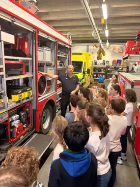 641506140_10164235978639490_1418269221417208025_n -  - Wij zijn bij de brandweer...