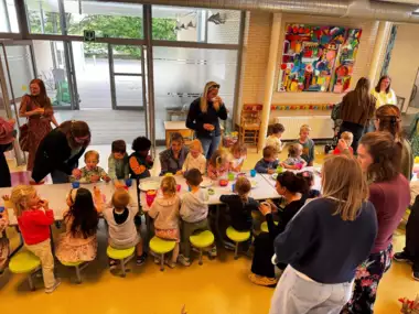 691459880_26861304420227679_7390664058224652559_n -  - Moederdag bij de kleuters