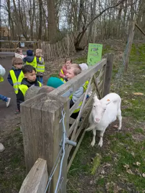 483932490_10162328228259477_7991522583044659339_n -  - Naar de kinderboerderij