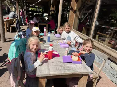 495665645_1487217372246726_5989847721516635823_n -  - Een onvergetelijke schoolreis naar Bellewaerde!