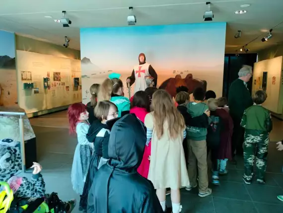 464721259_10161897400857866_4096822247946009187_n -  - Terug in de tijd in het Abdijmuseum
