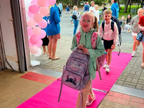 790591003_1881230459512080_2093667268526433796_n -  - 1ste schooldag
