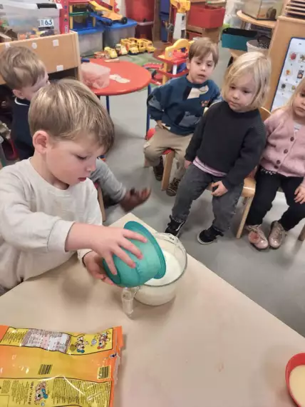 466691623_1621718118777523_7397270396459052660_n -  - Goudlokje en de 3 beren