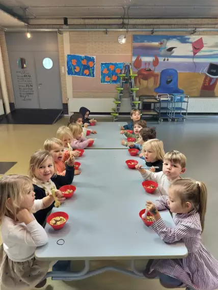 465726139_1621718372110831_4083030570433969751_n -  - Goudlokje en de 3 beren