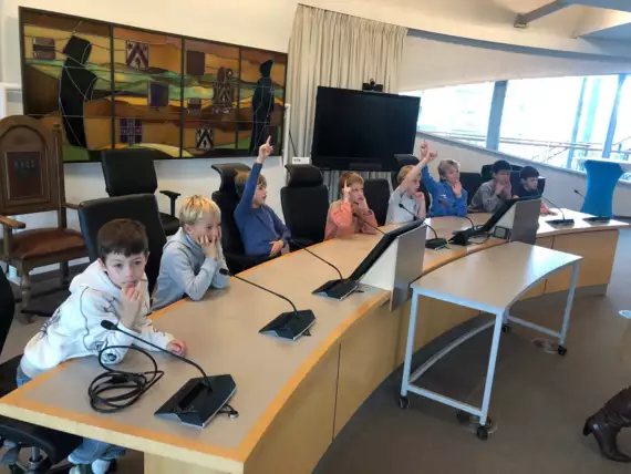 561636086_10163966869904695_4634338351456571169_n -  - Kijk mee: ons bezoek aan het gemeentehuis