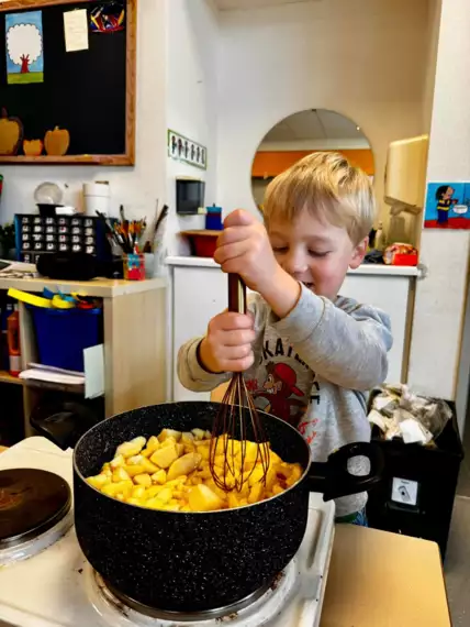 462629847_8687925974658801_8082687683690827620_n -  - Zelf lekkere appelmoes maken