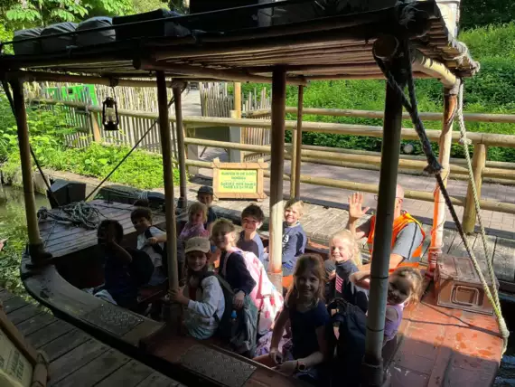689489810_1781034919531635_4113547976359980879_n -  - Schoolreis naar Bellewaerde