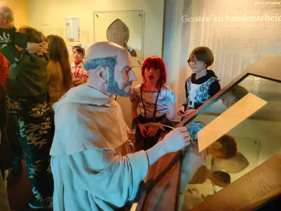 464710603_10161897401832866_5876074423804270155_n -  - Terug in de tijd in het Abdijmuseum