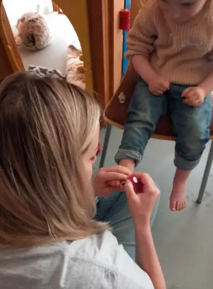 495215805_2851537171685410_9058077604510169334_n -  - Moederdag in de peuterklas
