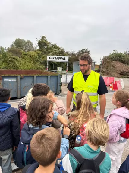 558897656_2917978498388084_5802668814490911143_n -  - Bezoek milieupark