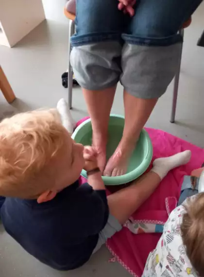 495130880_2851537125018748_1727671424449245691_n -  - Moederdag in de peuterklas