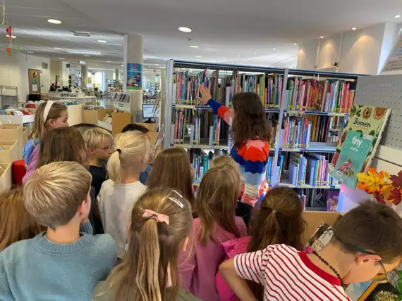 560909327_2917172685135332_3314884094092194669_n -  - Rondleiding in de bib