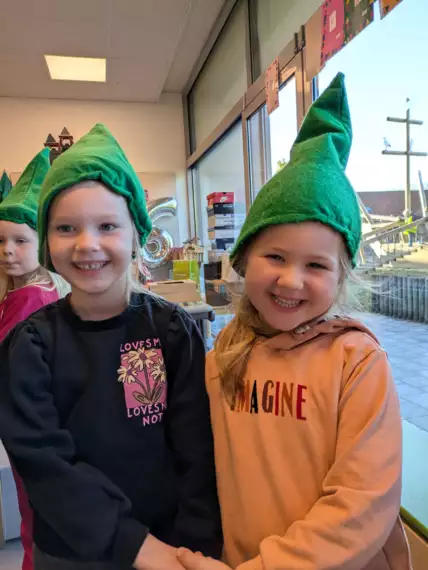 464438363_10161682083389477_4557212594279325479_n -  - Kabouters in de kleuterklas