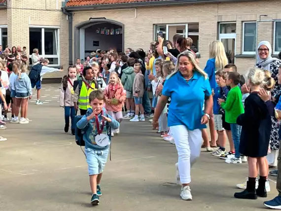 791335173_1881231012845358_39050692302224374_n -  - 1ste schooldag