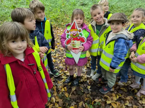 463427683_10161670918184477_1813138495819343204_n -  - Kabouters in het bos?