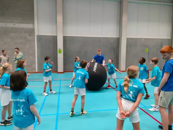 481315843_10162490849047866_578219993128685030_n -  - Alles met de bal