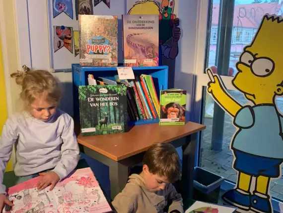 Duik in de magie van het leessalon!-398419303_2311756452343628_2127530420788403785_n