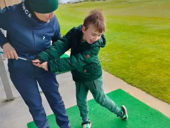 Golfinitiatie 4de leerjaar-433962360_10161366406872866_7836500029789132456_n