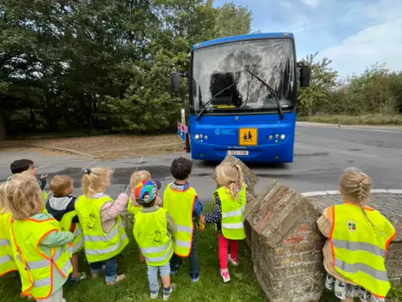 De wielen van de bus gaan rond en rond...-380538389_6802998459818238_7802630506526384135_n