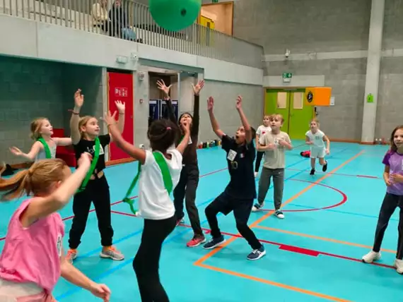 Alles met de bal-400167335_10161159115847866_6227282106101538781_n