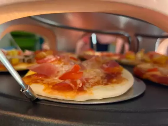Pizzeria 1ste leerjaar-443718930_10161358699732661_6537656254867399222_n
